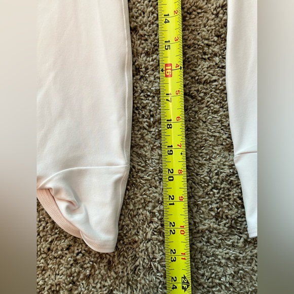 Fabletics Light pink size medium women’s pure luxe leggings - Picture 5 of 9